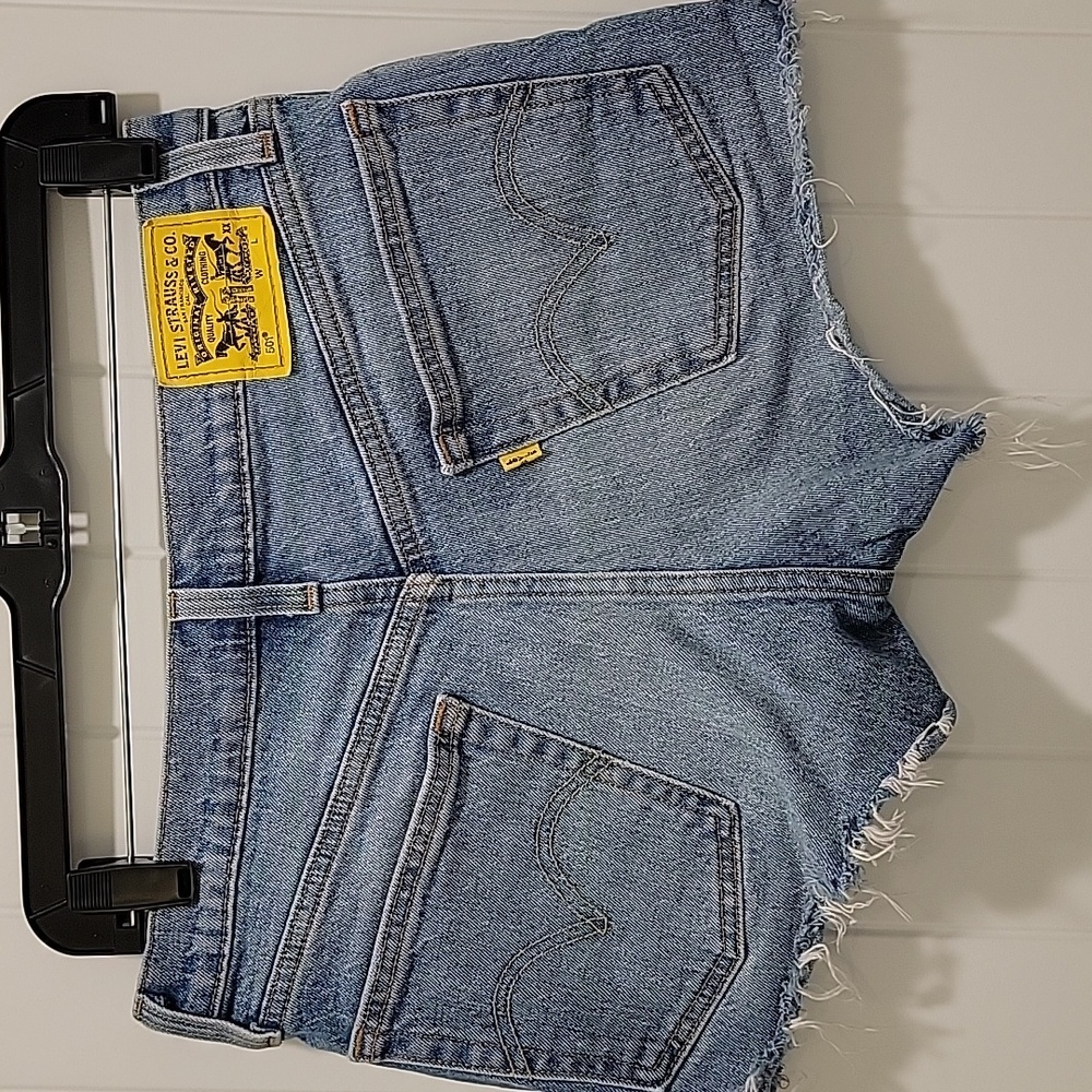 Snoopy Levis 501 Yellow Tag Button Fly Shorts Size 26 - Picture 10 of 13